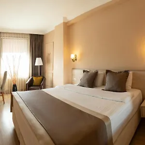 Отель Classes Hotel Airport, Стамбул